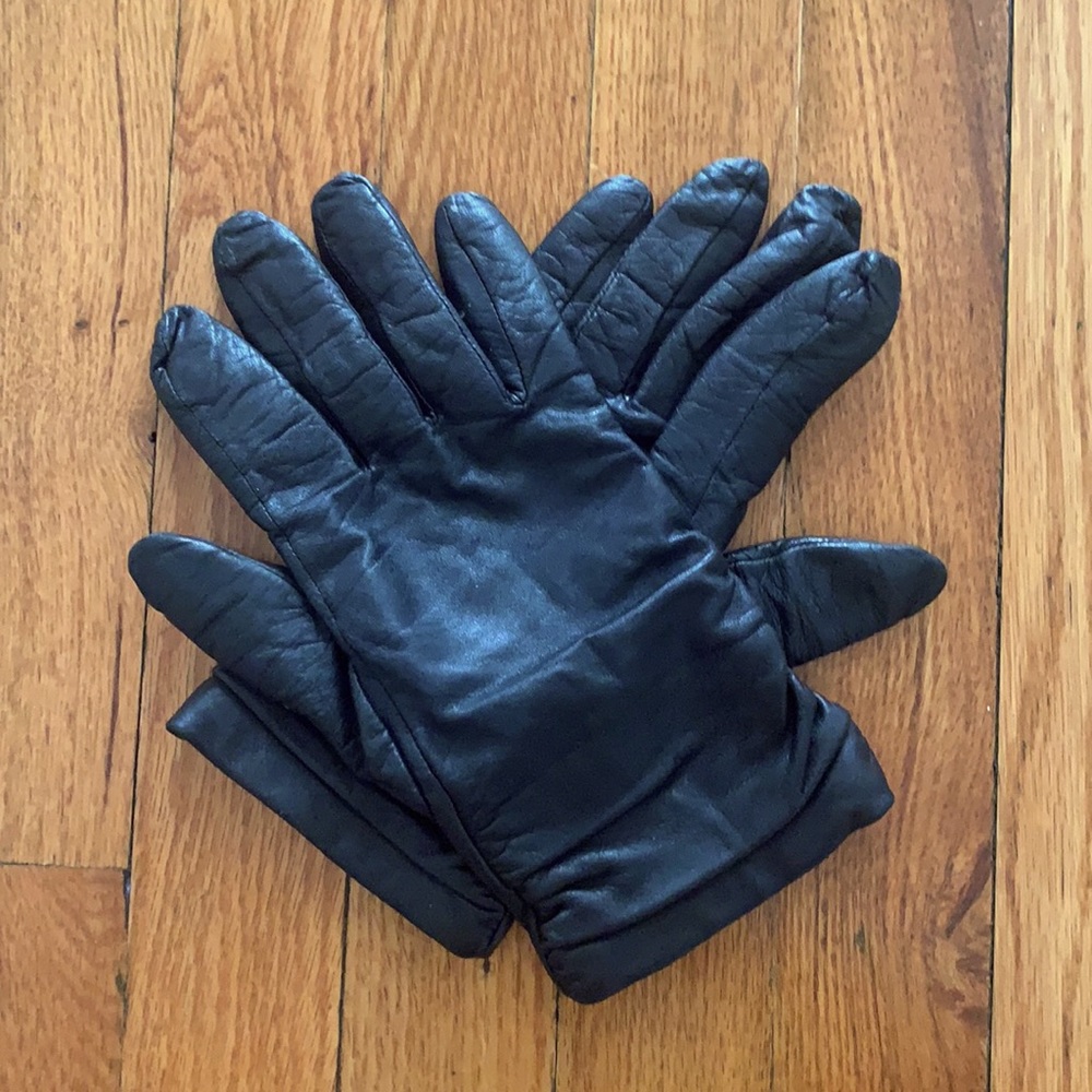 2/$30 Leather gloves (Women’s) (Black)